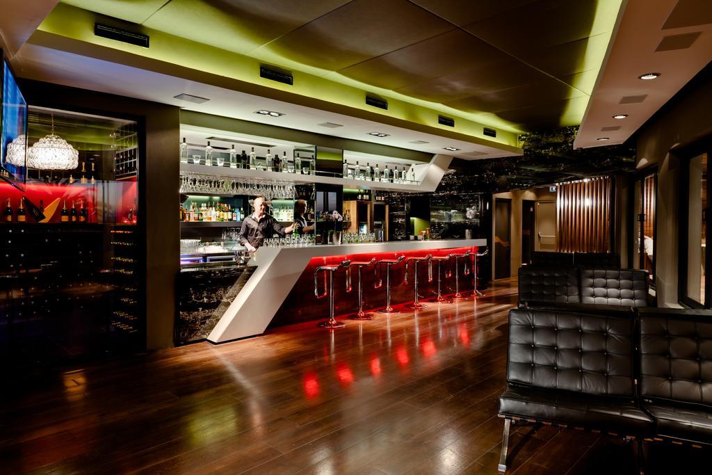 Hotel Ambassador And Self Catering 4*