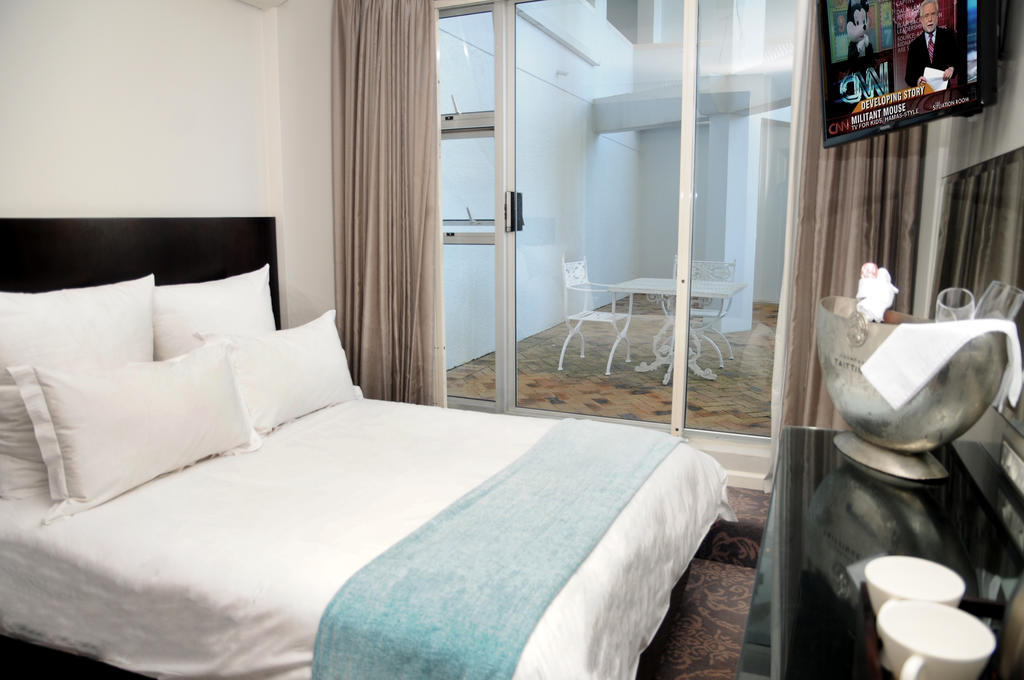 Hotel Ambassador And Self Catering 4*