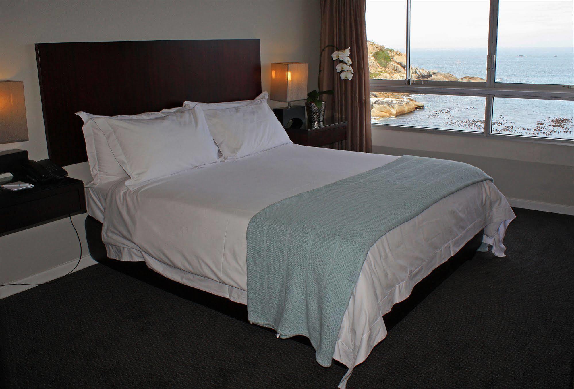 Hotel Ambassador And Self Catering Le Cap